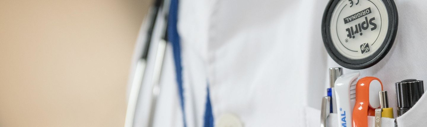 Een zaalarts, de wonderpil tegen de tekorten?