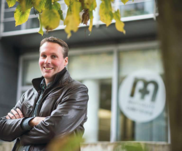 Verzekeringsgeneeskunde heeft belangrijke sociale functies en heeft impact op de maatschappij. Dit medisch specialisme evolueert  steeds meer naar multidisciplinair teamwerk en overleg.